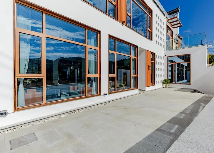 Jizhi Yishanyun Holiday Hotel Hongcun Branch