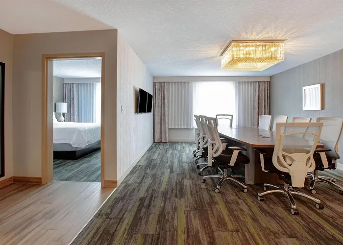 Ramada By Wyndham St Paul Ab
