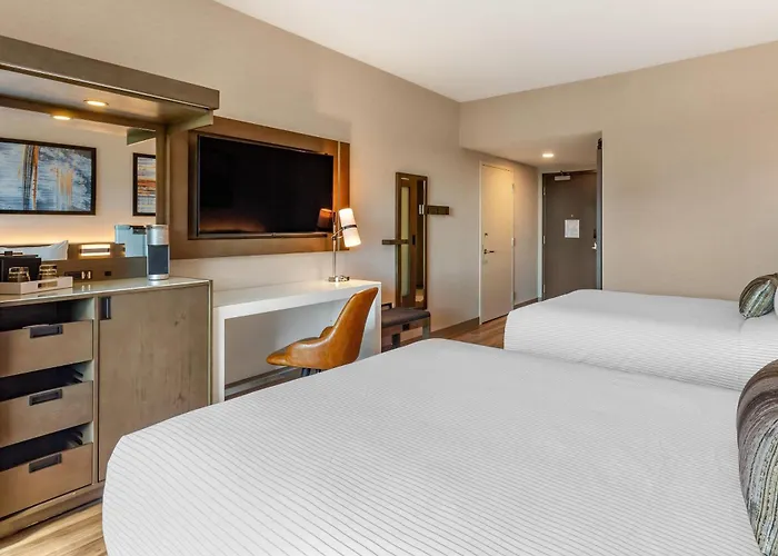 Cambria Hotel New Haven University Area