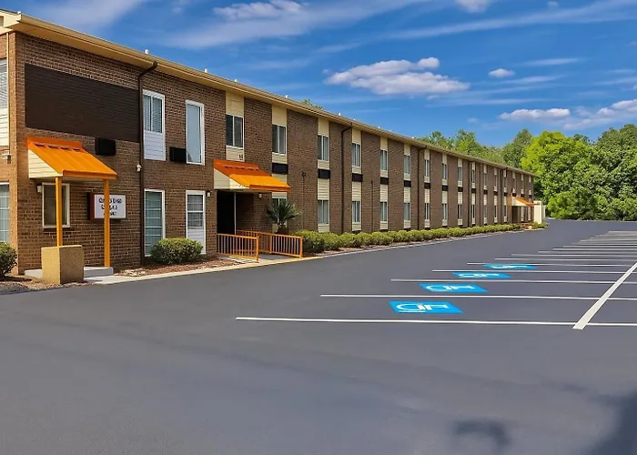 Raceway Inn