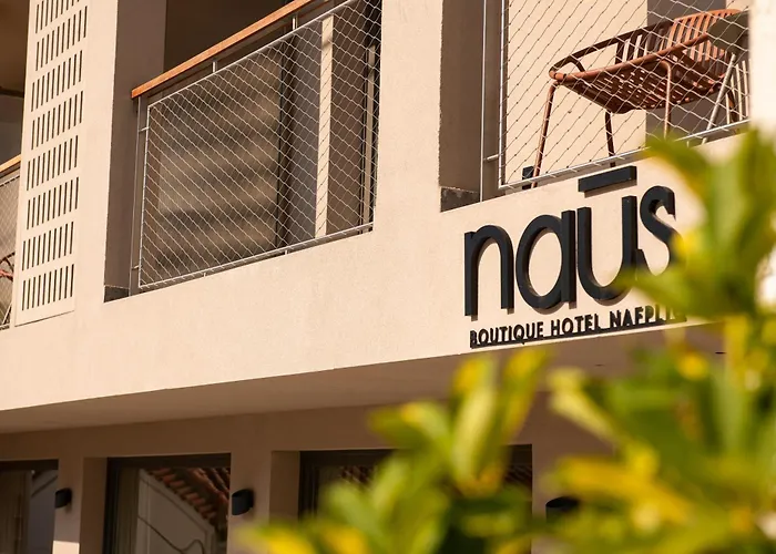 Naus Hotel