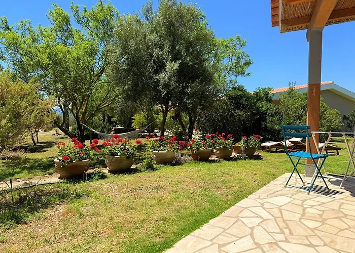 Green Hotel "I Mandorli Di Dommos"