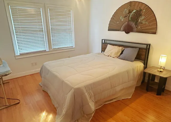 Entire 4Br Lakeview Home With Parking Fast Wi-Fi Conyers
