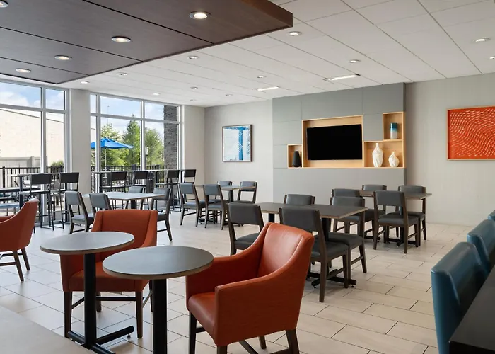 Holiday Inn Express & Suites - Tampa East - Ybor City By Ihg