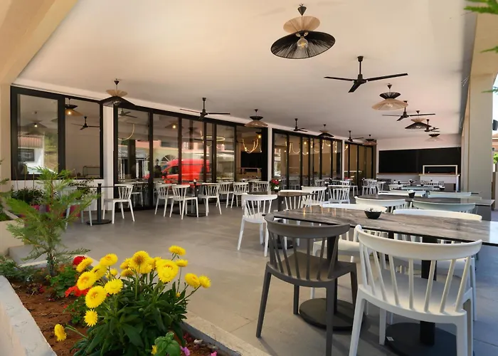 Tina Hotel - Adult Friendly