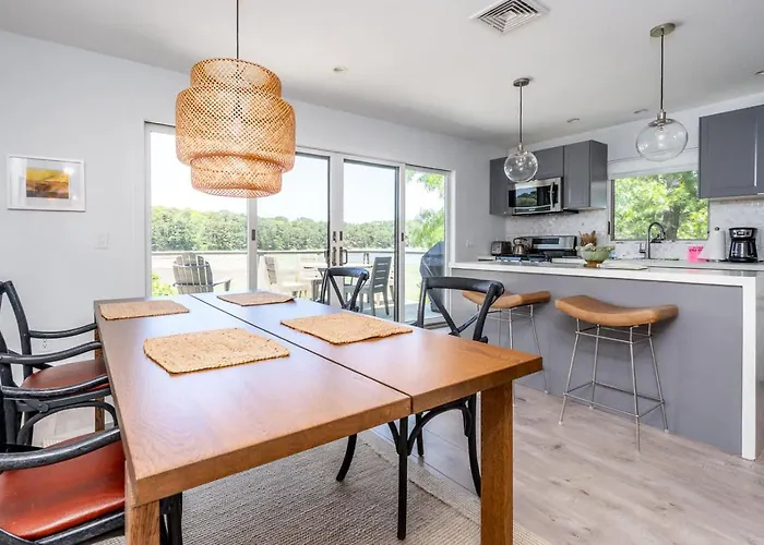 Newly Renovated Waterfront Cottage