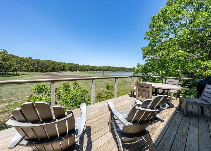 Newly Renovated Waterfront Cottage