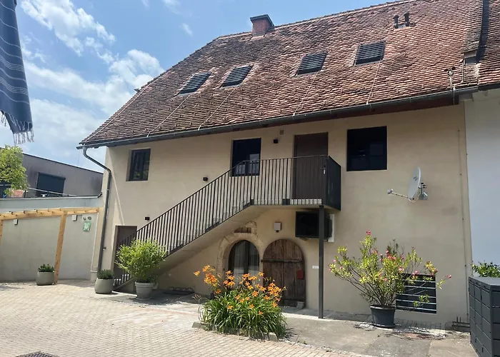 Kaiser Von Oesterreich, Historik- Und Thermalhotel