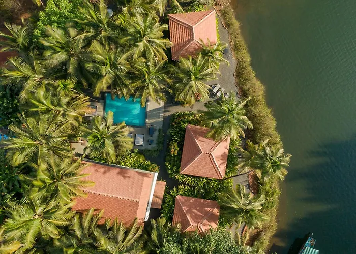 Pont Bleu Suites - Boutique Hotel -Riverside & Pool