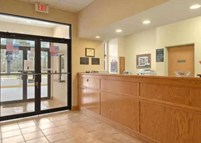 Super 8 By Wyndham Pascagoula
