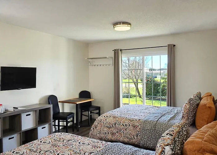 Pacific City Inn