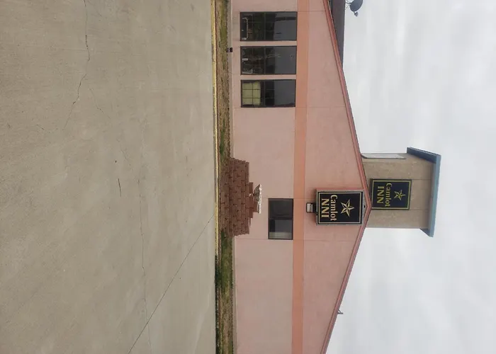 Camlot Inn Motel