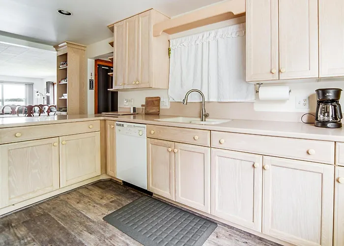 Waterfront Chautauqua Lake Home W/ Deck & Grill!