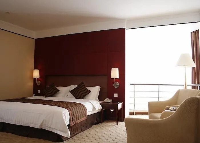 Days Hotel & Suites Jiaozuo