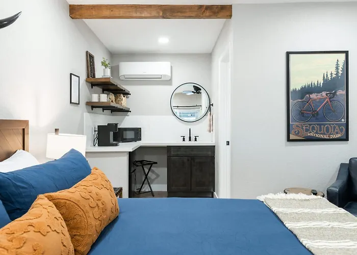 The Moro | Sequoia Motel Rm3