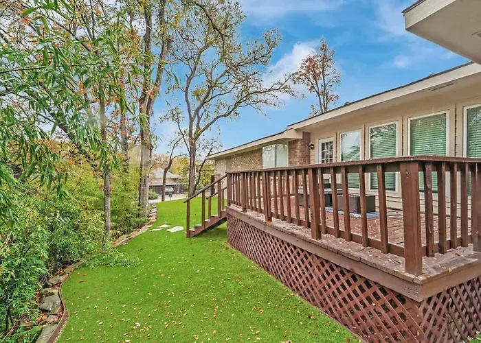 Serene Deck 10 Mins Garland City Square
