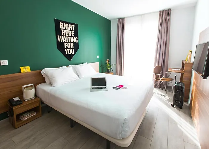 The Social Hub Paris La Defense Extended Stay