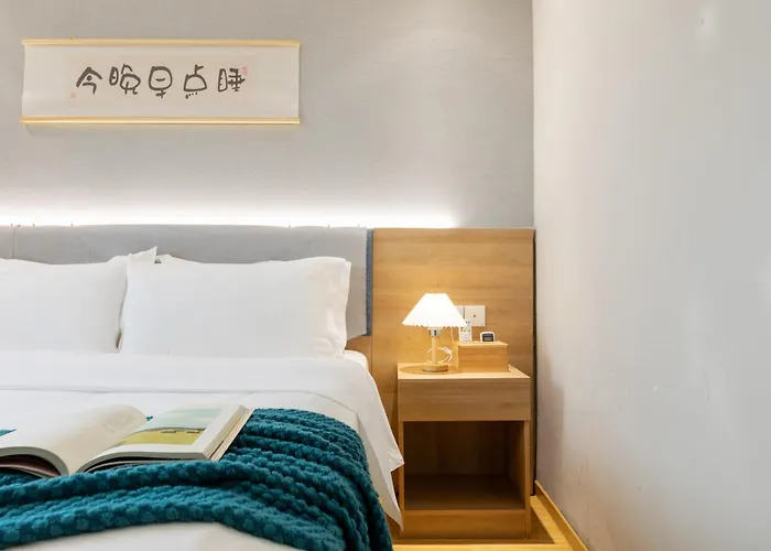 Home Inn Huayi Selected Yellow Crane Tower Tang Hualin Branch