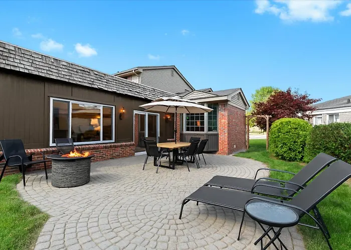 Grandma'S Fun 5Br House - Heated Indoor Pool