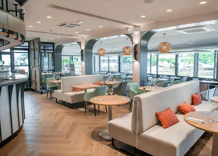 Logis Hotel Saint Guirec Et De La Plage