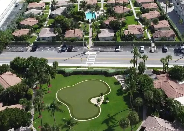 Royal Flamingo Villas
