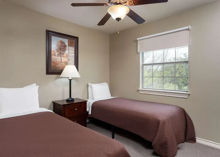 Eagle'S Den Three Rivers Texas A Travelodge By Wyndham
