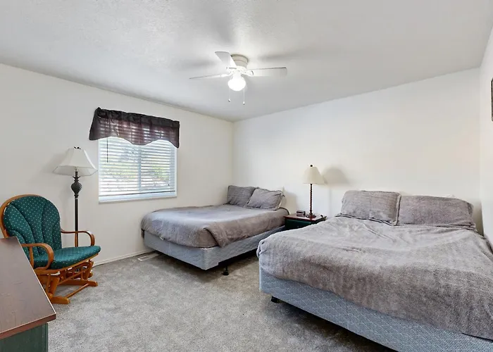 Harbor Village Lakeview Condo 902-3