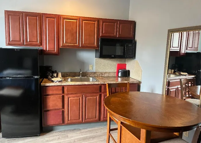 Gamble Farm Inn And Suites