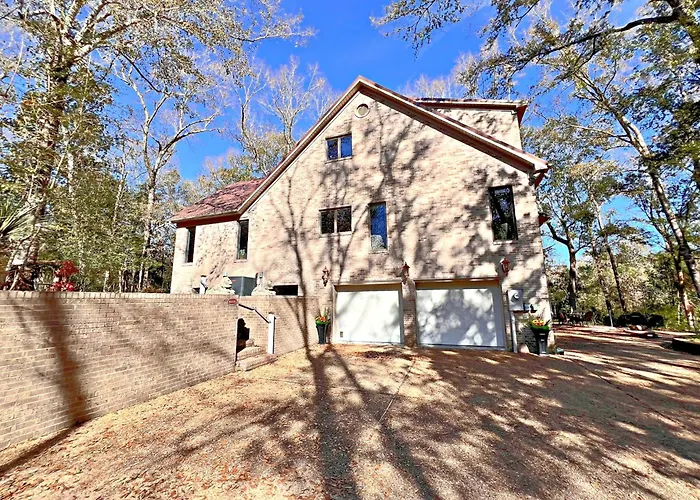 Daphne River Villa