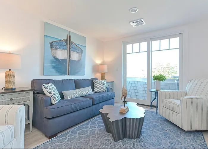 Harbortown Suites