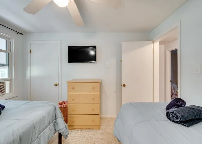 Outdoor Exploration: Quaint North Conway Cottage!