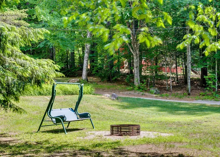 Outdoor Exploration: Quaint North Conway Cottage!