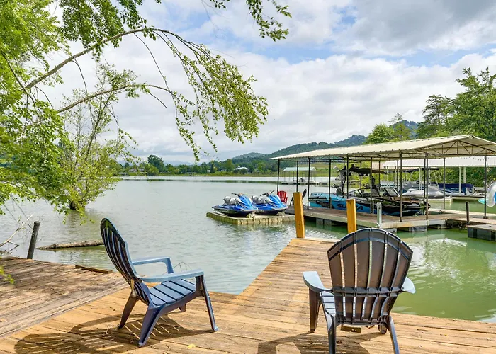 Hiawassee Getaway W/ Hot Tub, Deck & Lake Access!
