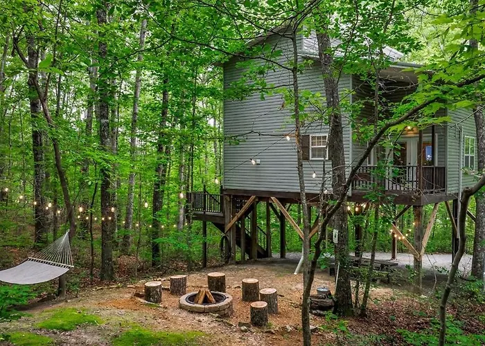 Serenity Escape Treehouse On 14 Acres Near Little River Canyon