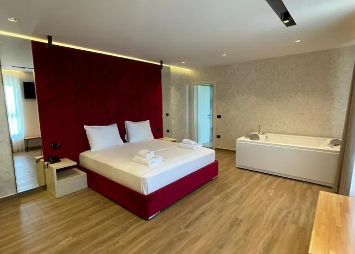 Hotel LEON - Beach Front