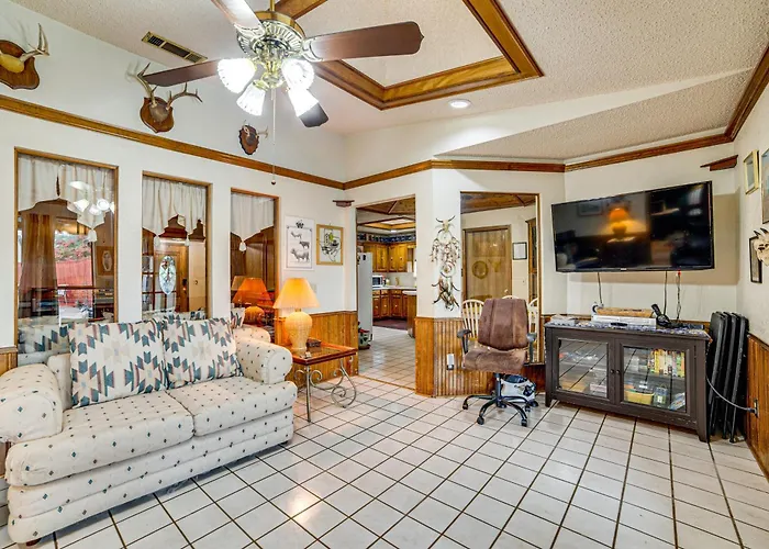 Pet-Friendly Home W/ Pool - 8 Mi To Central Plano!
