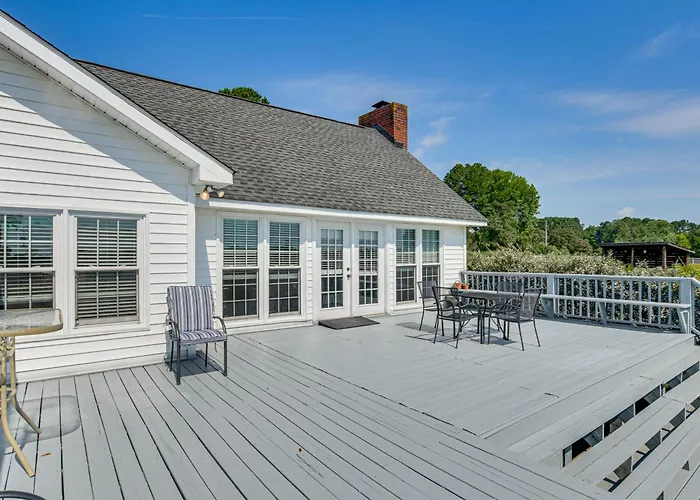 78-Acre Retreat Near Campbell U: Fish, Play, Relax