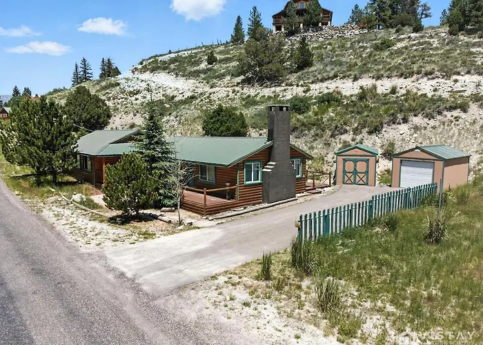 Stunning Log Cabin Close To Panguitch Lake