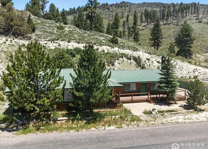 Stunning Log Cabin Close To Panguitch Lake
