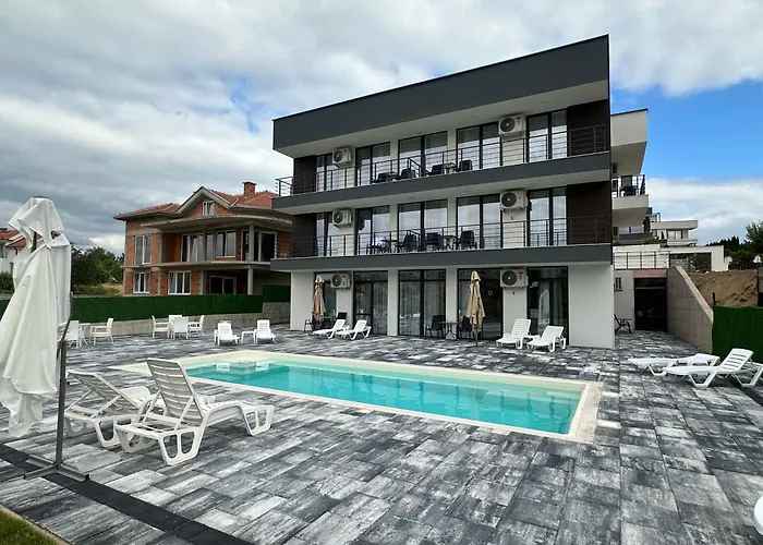 Lakeview Apartments
