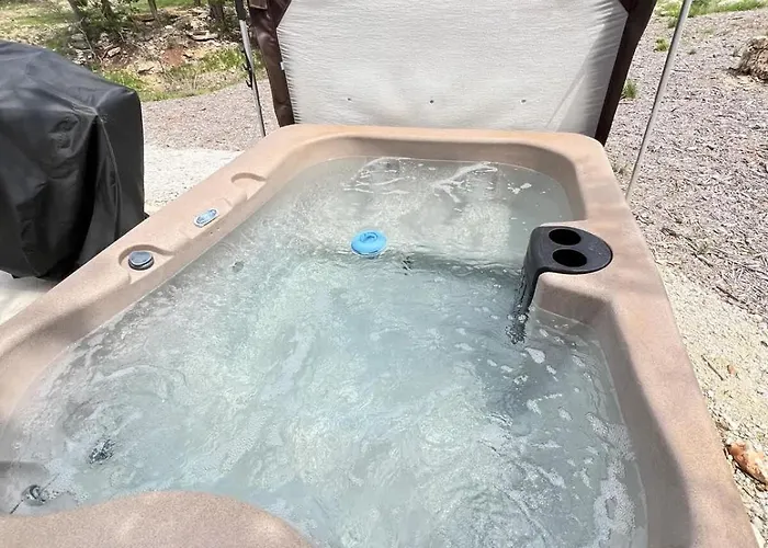 Bronco Luxury Yurt-Cabin - Family Glamping Canyon Lake W Private Hot Tub