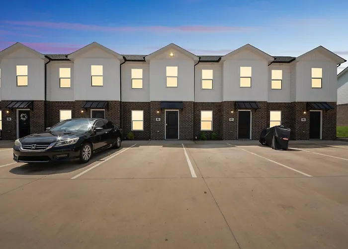 Arte Luxury Townhomes F6 I Comfy 2 Bed 25 Bath