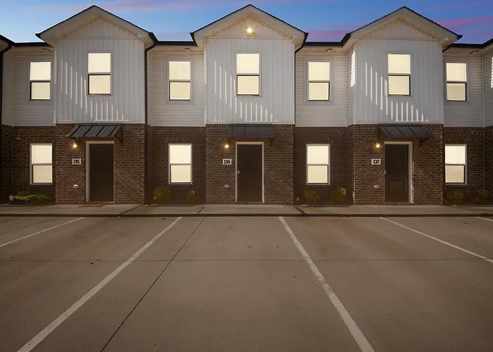Arte Luxury Townhomes D6 I Comfy 2 Bed 25 Bath
