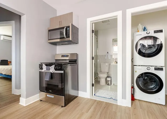 Modern 2 Bedroom In Black Rock