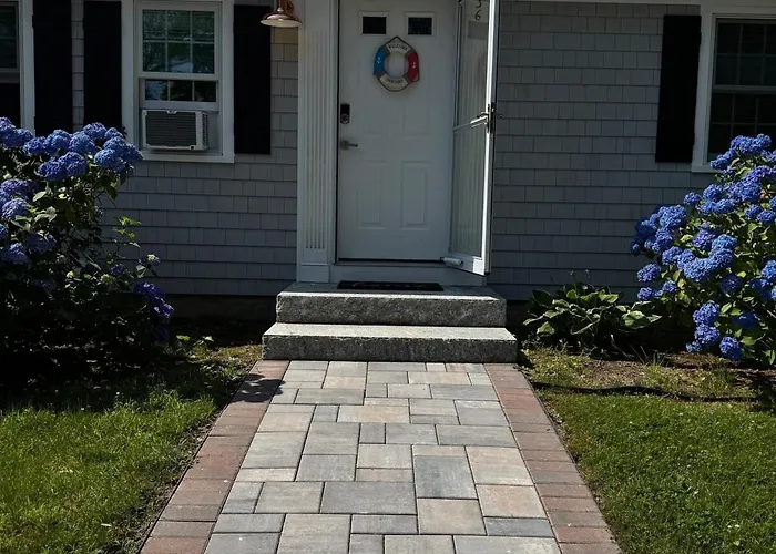 5 Bedroom Farmhouse In Sandwich Cape Cod