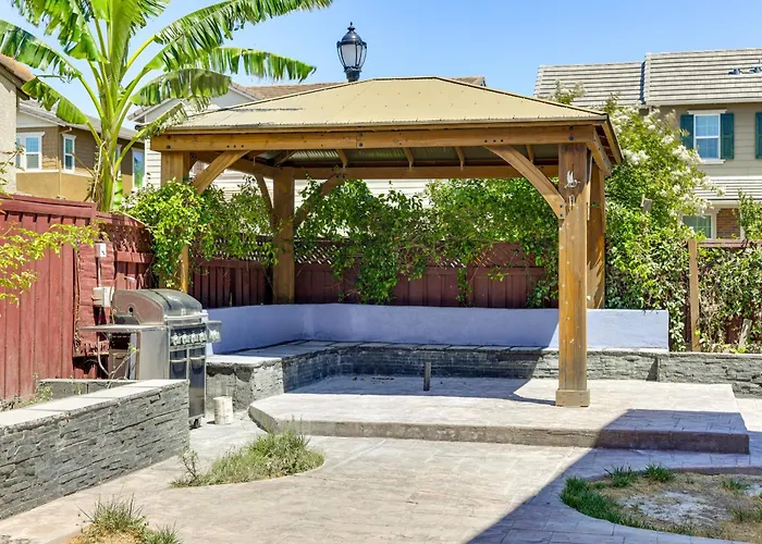 Walk To Parks: Mountain House Retreat W/ Patio!