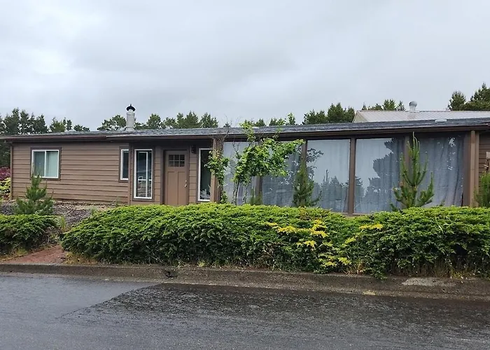 Sandy Pacific Hideaway