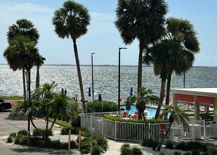 Reduced Fall And Winter Rates! Enjoy Sunsets From Your Balcony Or The Heated Pool!