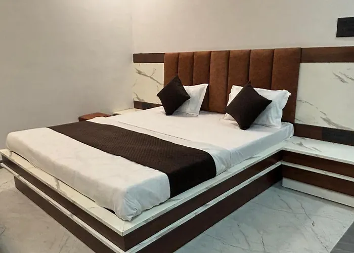 Hotel Shree Ashtvinayak Grand