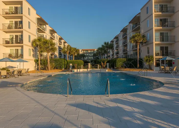 Condo With View Over The Pool With Ocean Beyond!